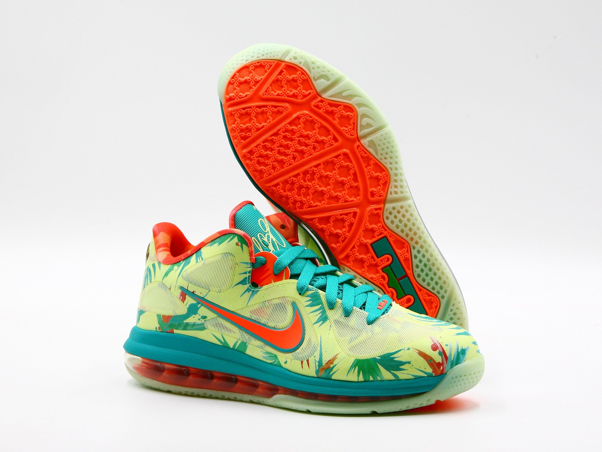 Кроссовки NIKE LeBron 9 Low LeBronold Palmer, полнота D, размер 9.5US, White Lime/New Green