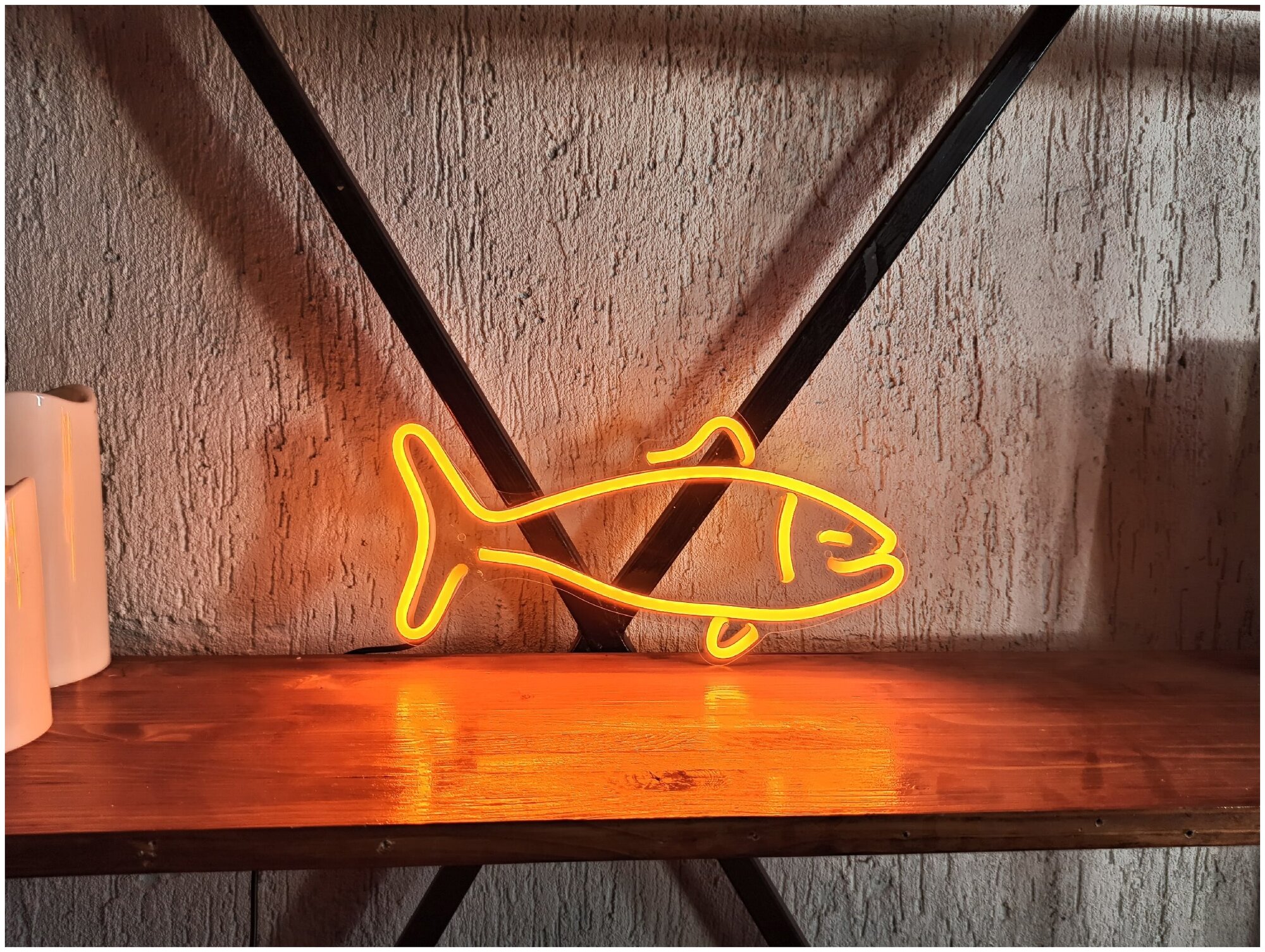 Светильник Неоновая рыба, 30х15 см - фотография № 2