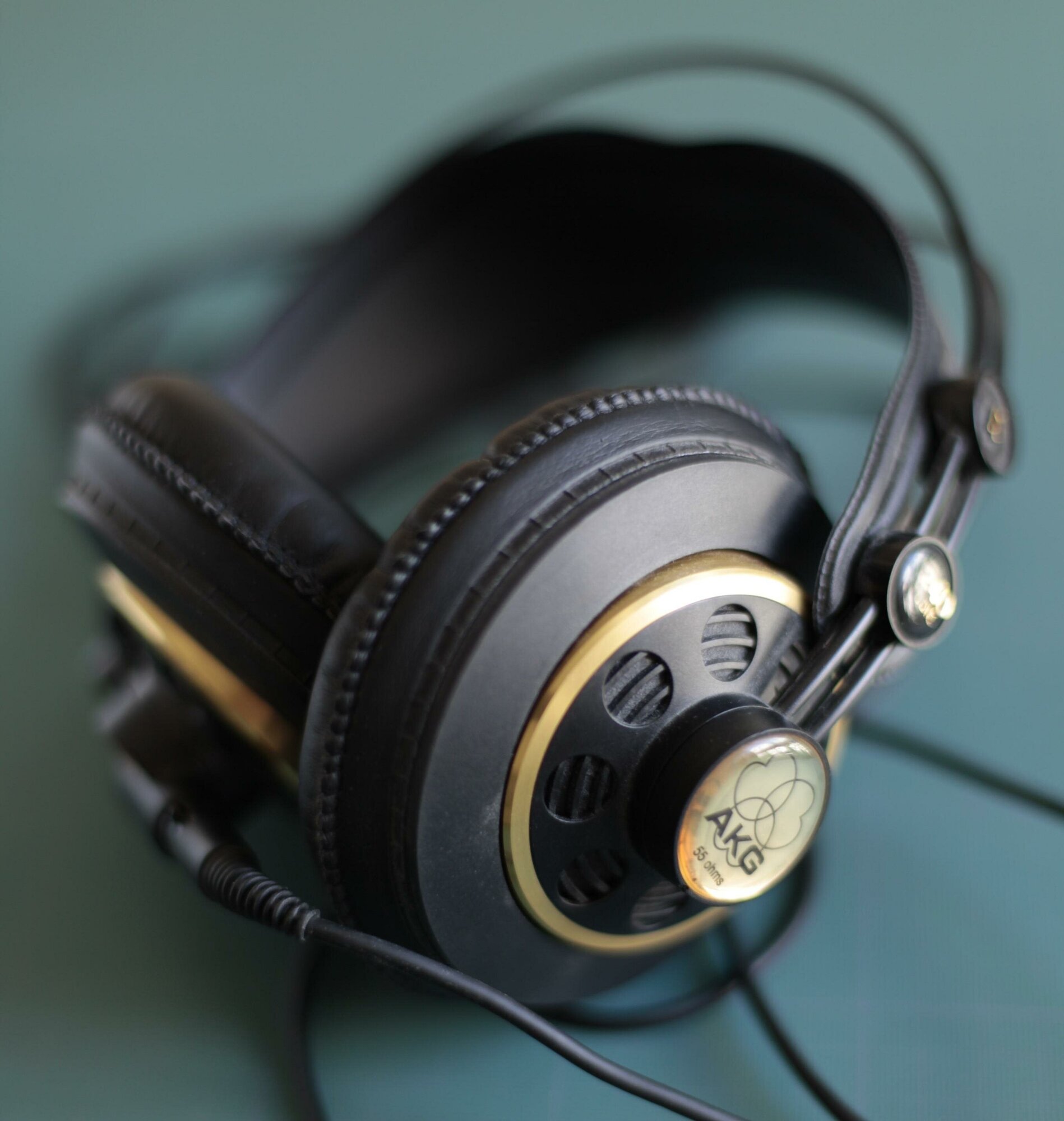 Наушники AKG K240 Studio, мониторы, черный/золотистый, проводные - фото №15