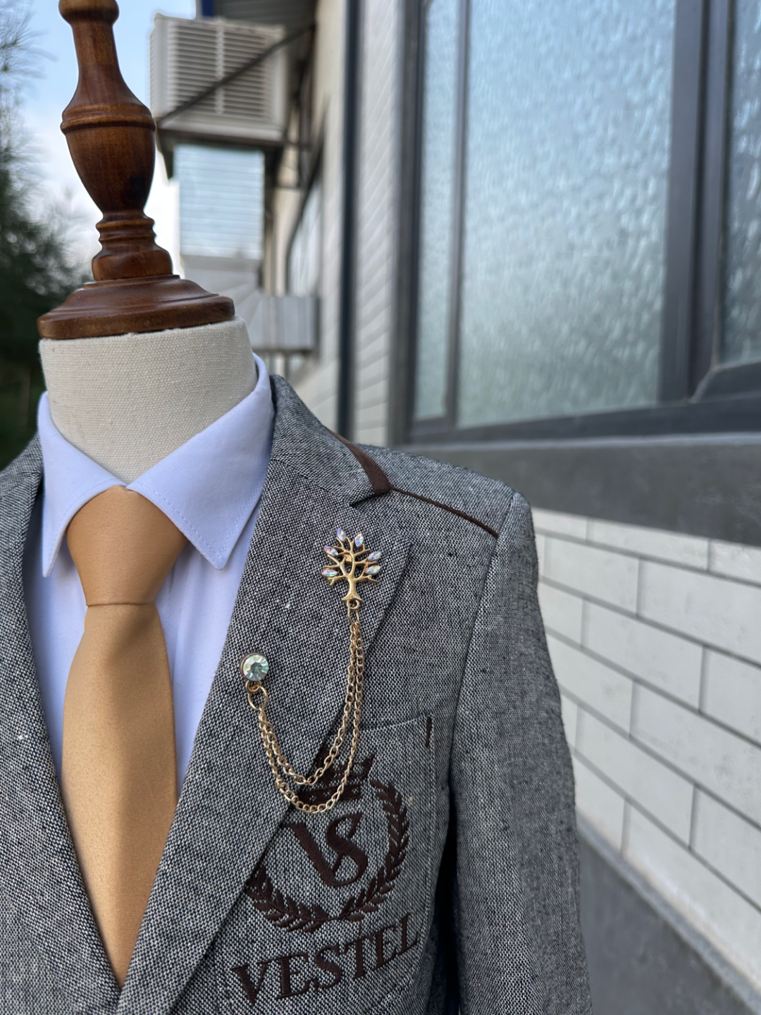 Классический пиджак кремового цвета для детей 2 класса — фото 1