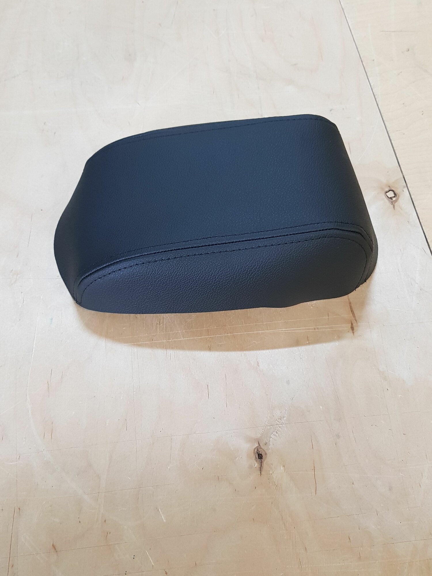 Чехол на подлокотник Ниссан Примьера p12