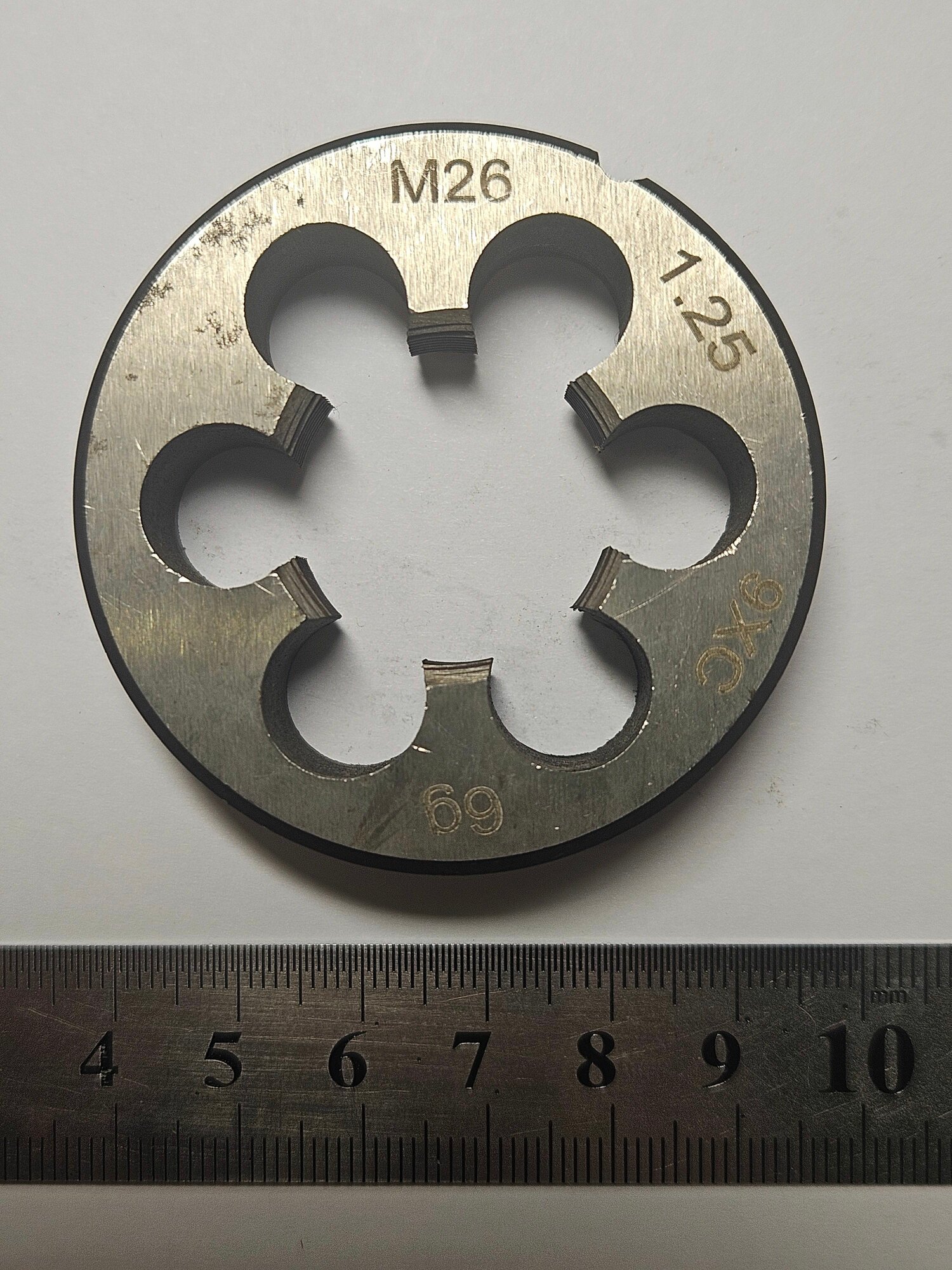 Плашка метрическая М26х1,25