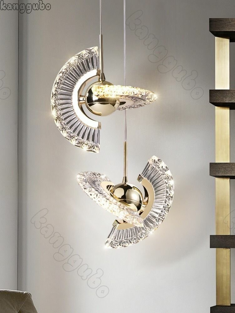 Люстра-трансформер в форме НЛО