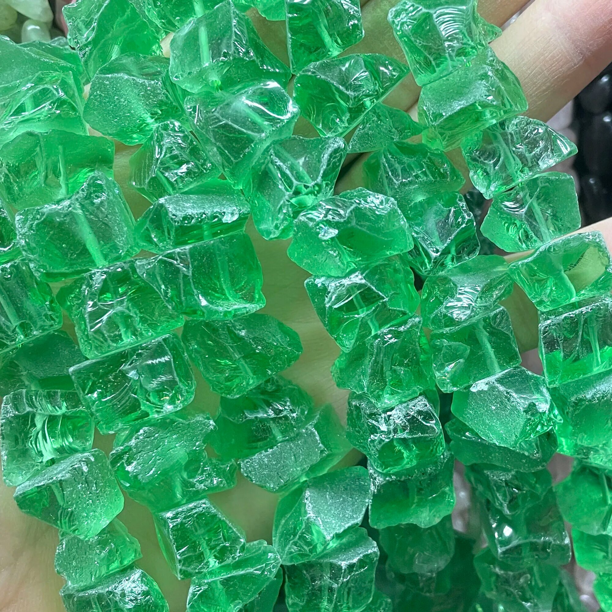Аметистовые бусины 10-14 мм для бижутерии Зеленый, Green Crystal