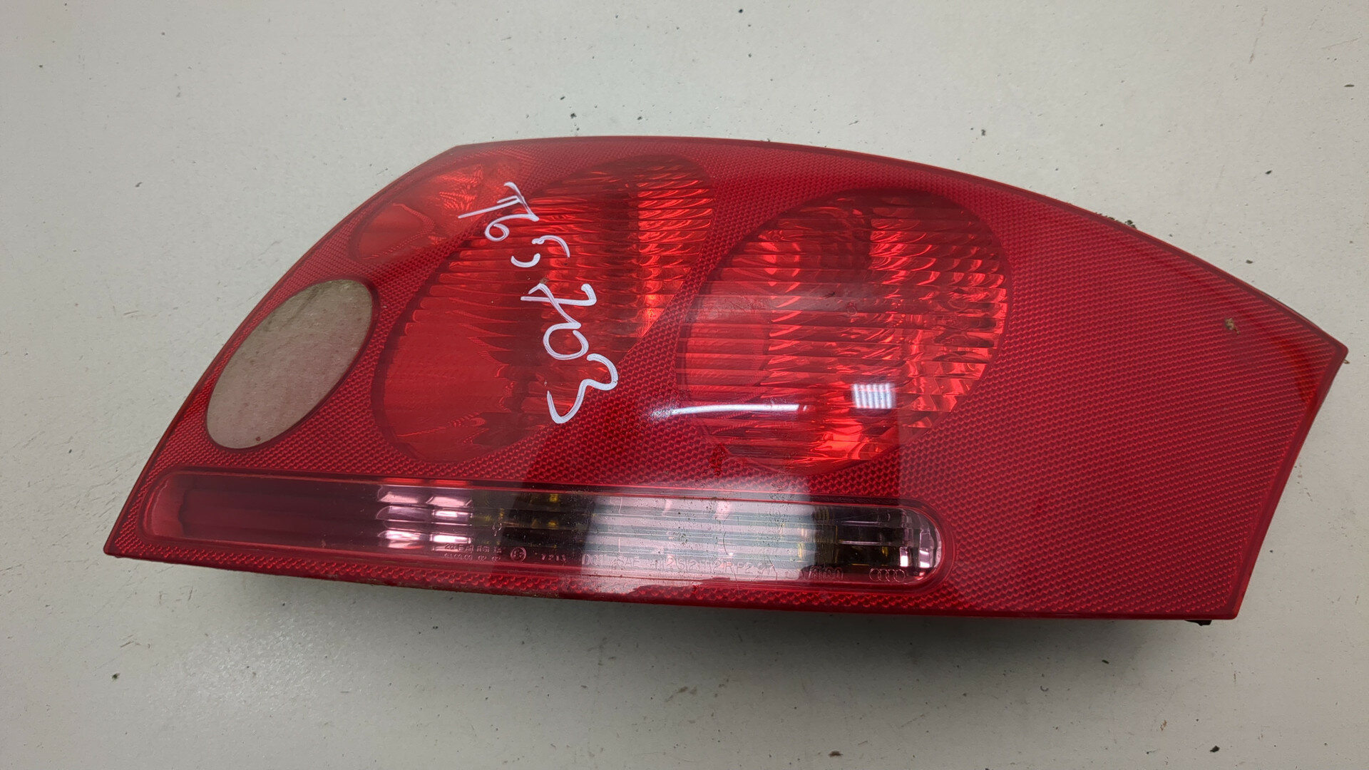 Фонарь (задний) правый Audi TT (8N) Б/У