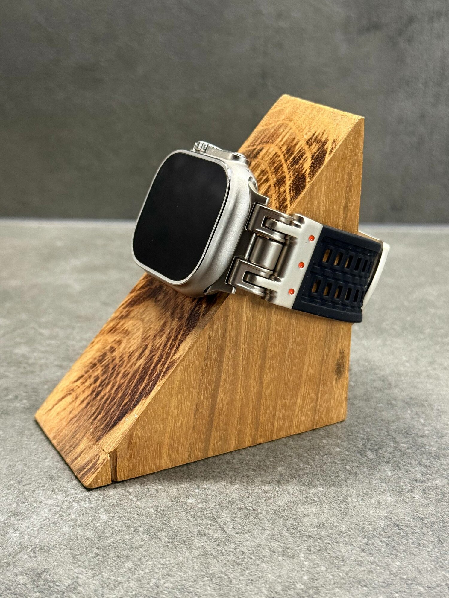 Ремешок силиконовый Spigen / для часов Apple Watch Ultra 42/44/45/49mm / Черный