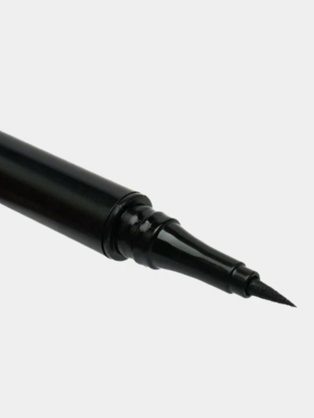 Подводка для глаз Kiko Milano Winged Eyeliner, идеально подходит для глаз — фото 1