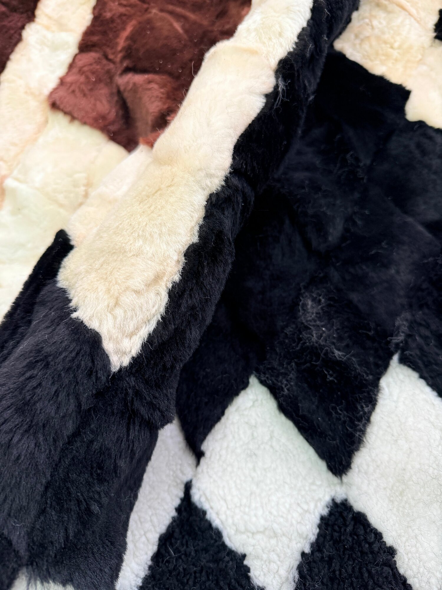 Покрывало меховое ковер из шкуры овчины — фото 1