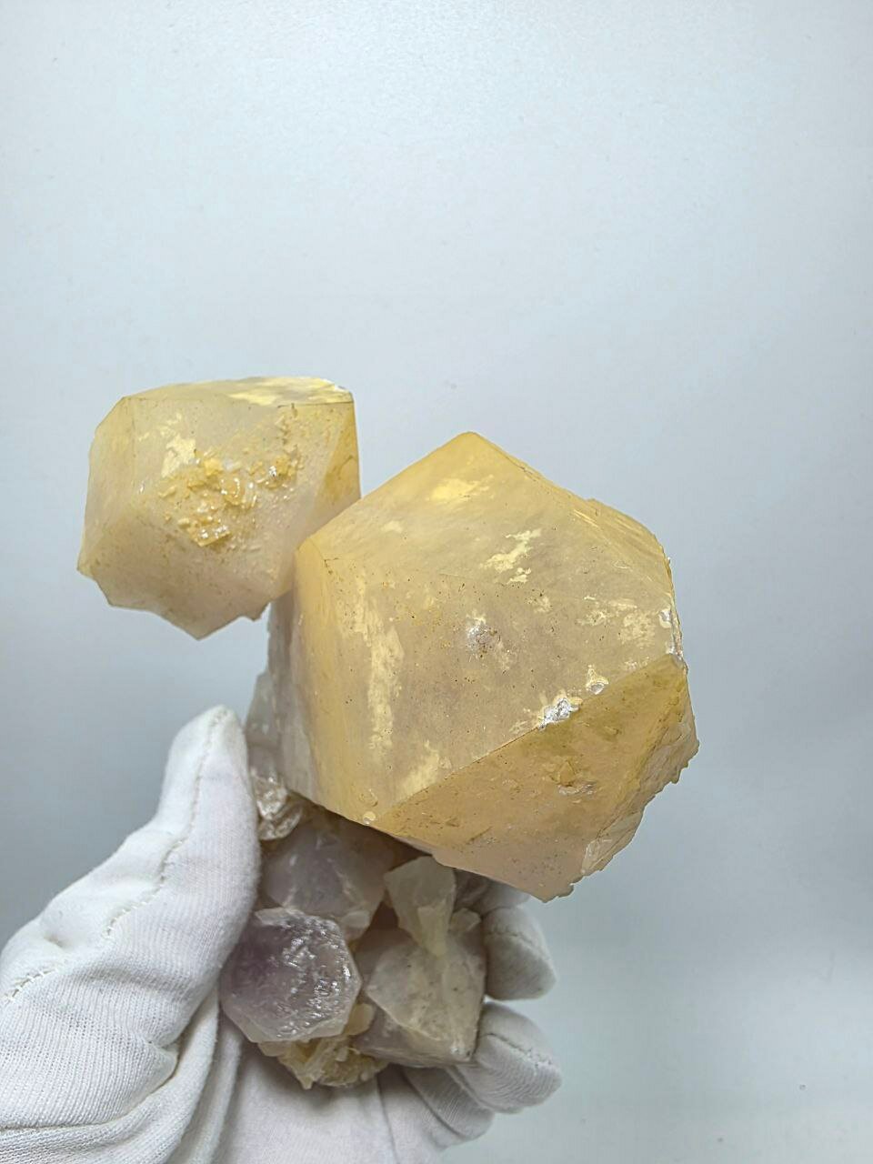 Аметист сросток кристаллов в окварцовке 139 мм, 756 г. — фото 1