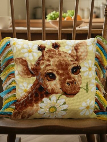 Изображение товара Набор для вышивания крестом панно/подушка "Жирафик" Риолис, вышивка крестиком , 30*30 см, 2318