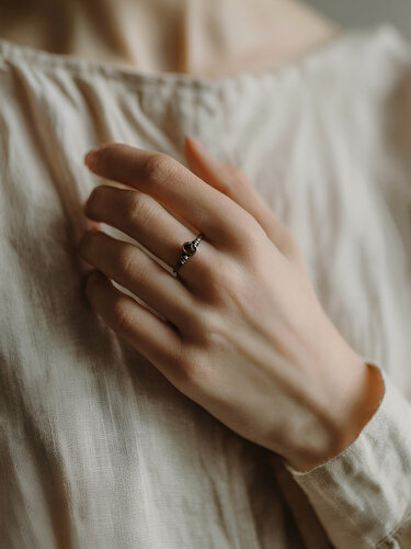 Изображение товара Кольцо тонкое, помолвочное, серебро, 925 проба, корунд