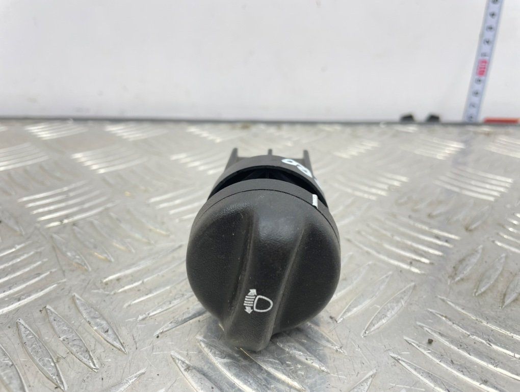 Кнопка регулировки фар Renault Sandero 2015 260101479R B8MV K7MA812 (с пробегом)