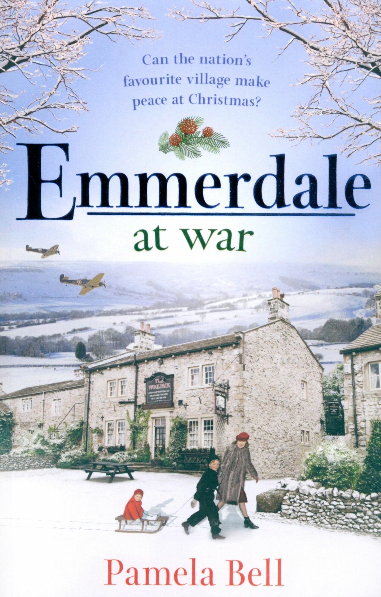 Emmerdale at War / Книга на Английском | Белл Помела