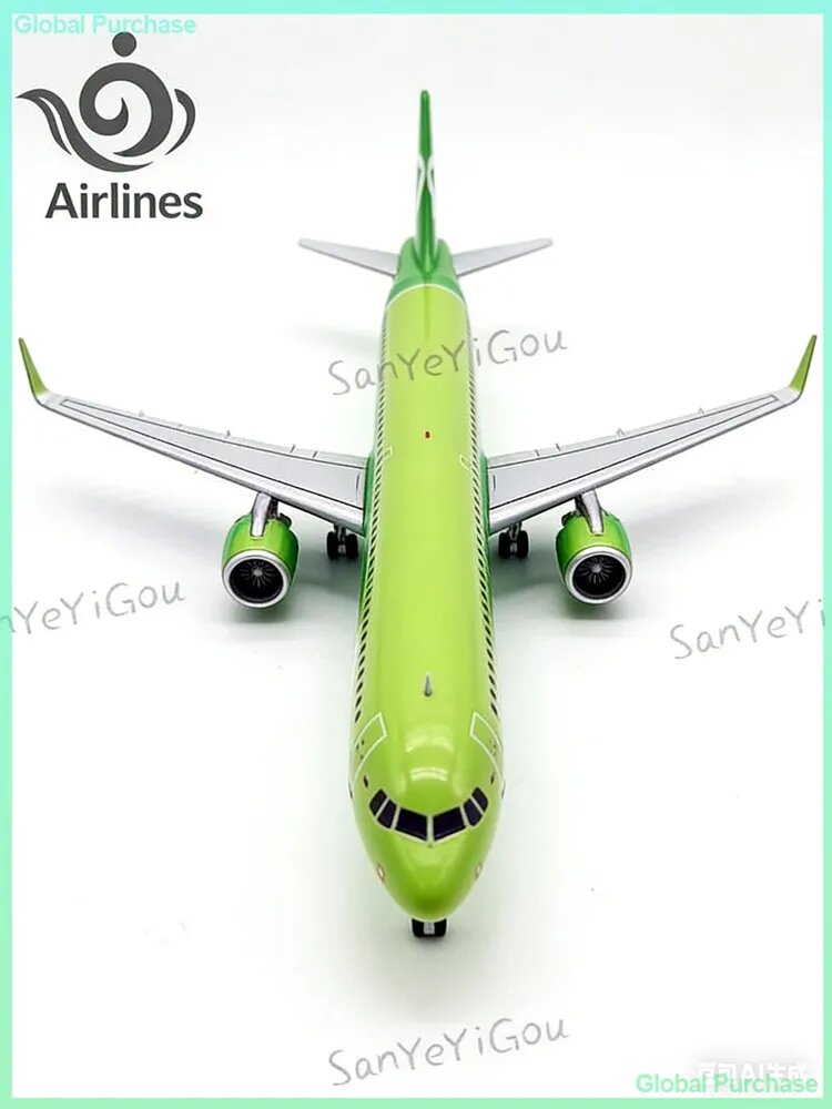 Готовая модель самолета Airbus A320neo авиакомпании S7 с колесами, длина 20 см