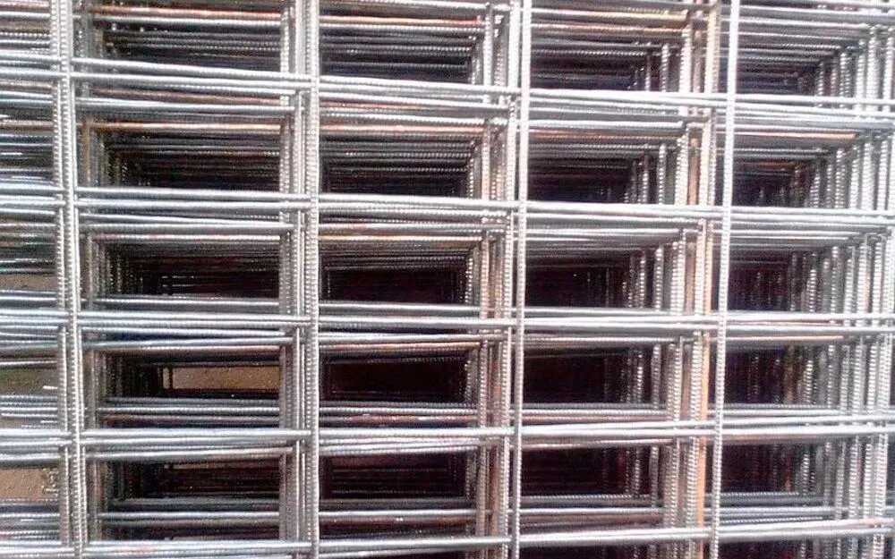 Сетка сварная оцинкованная 100х50х3 мм, 0.4х20 м для габионов, ограждений, строительная — фото 1