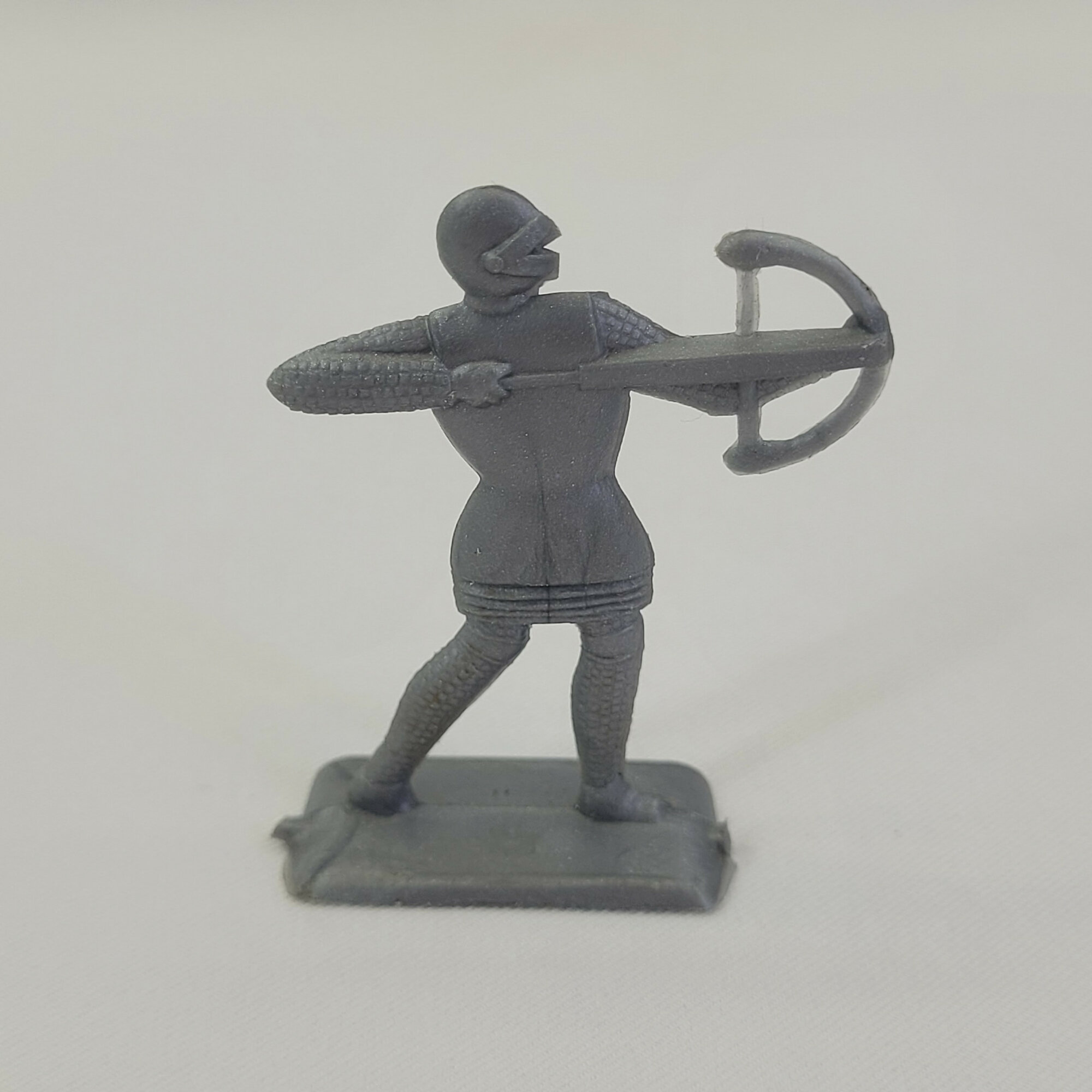 Игрушка солдатик, винтаж СССР. Фигура воина с луком на подставке периода СССР