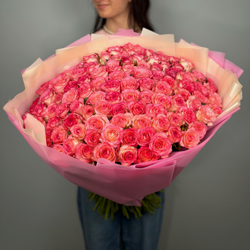 Изображение товара Букет из 101 розы Джумилия 60 см в стильной упаковке. «365 Поводов» - живые цветы с доставкой