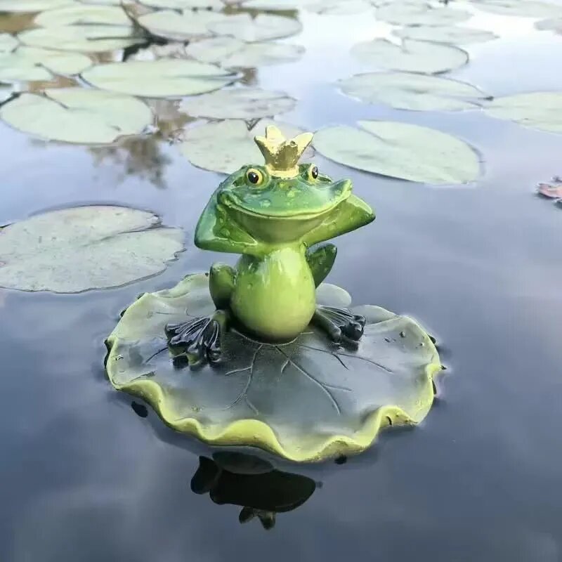 Фигурка садовая лягушка зеленая, салатовая, из смолы, 10*5*5 см