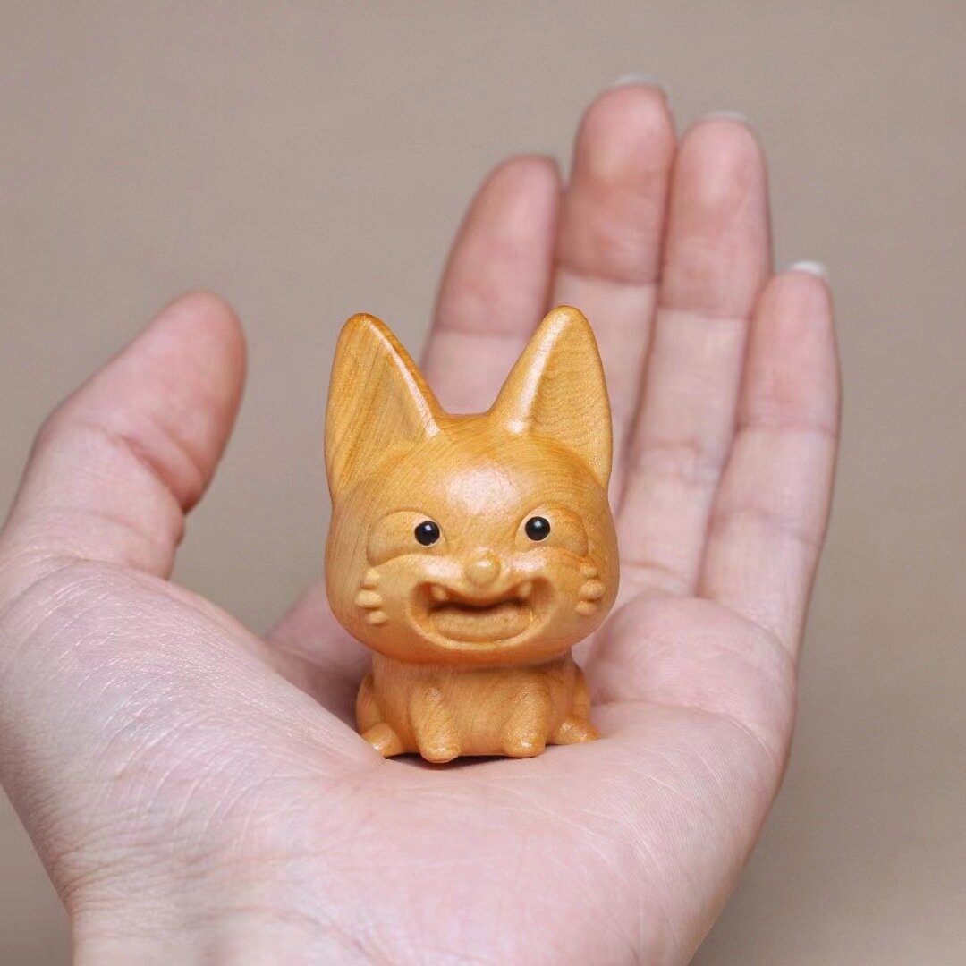 Деревянная фигурка кота с плохой улыбкой, 5 см x 4 см, ручная работа для домашнего декора на столе