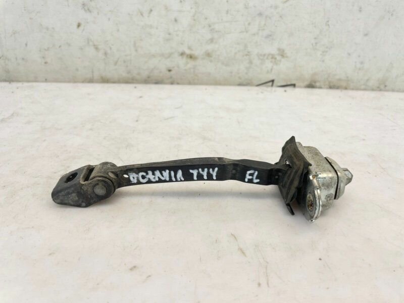 Ограничитель двери Skoda Octavia 2010 1Z0837249D 1Z3 BSE, передний левый (с пробегом)