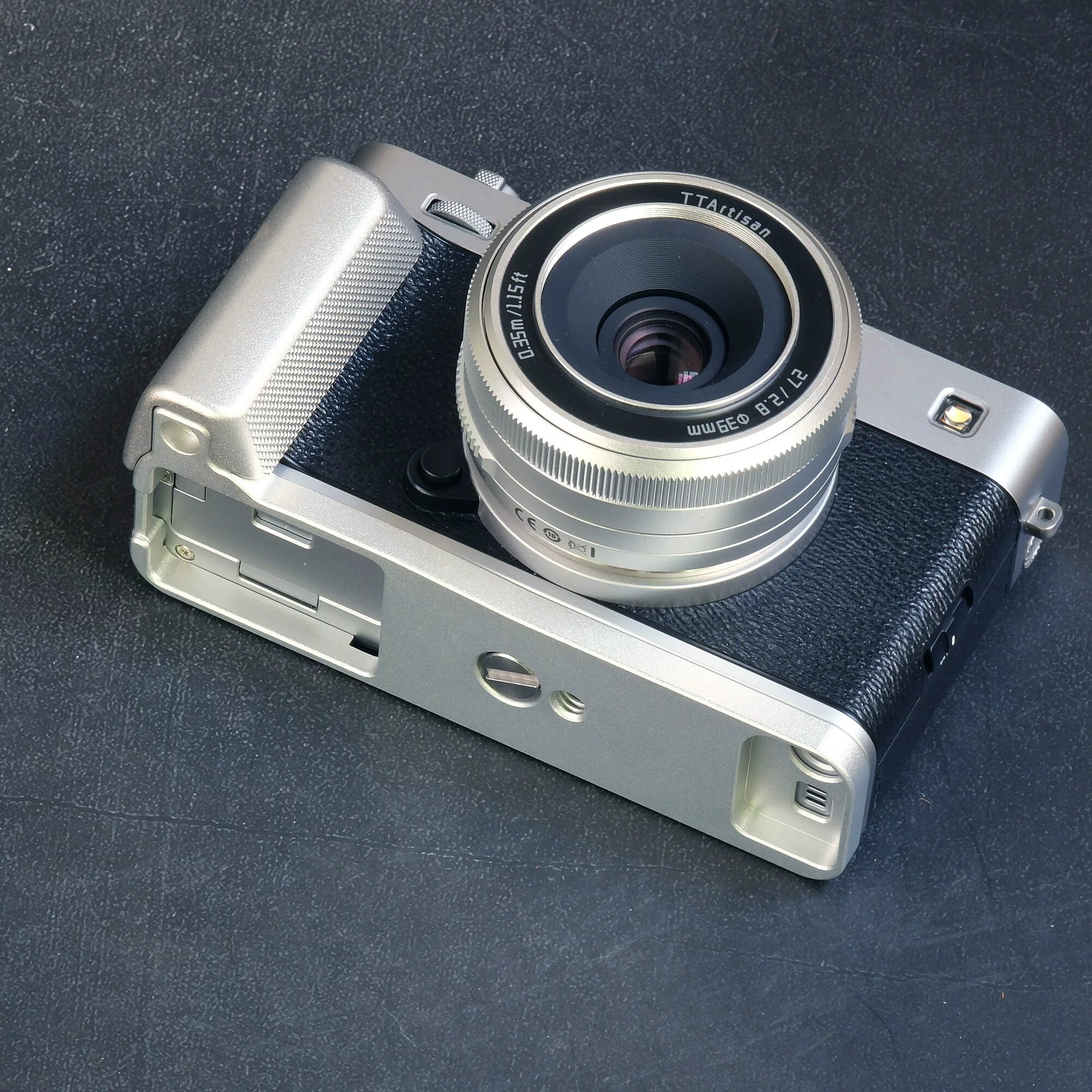 Упрощенная заметка о цвете подставки для L-образного крепежа Fujifilm XE5, цвет не указан