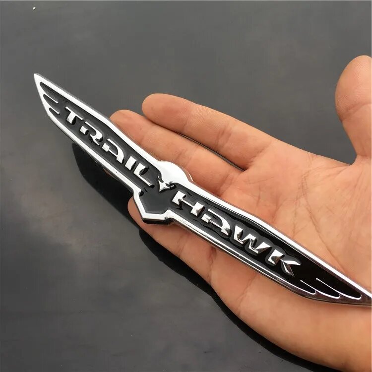 Эмблема Trail Hawk черная 21.3x3.5см