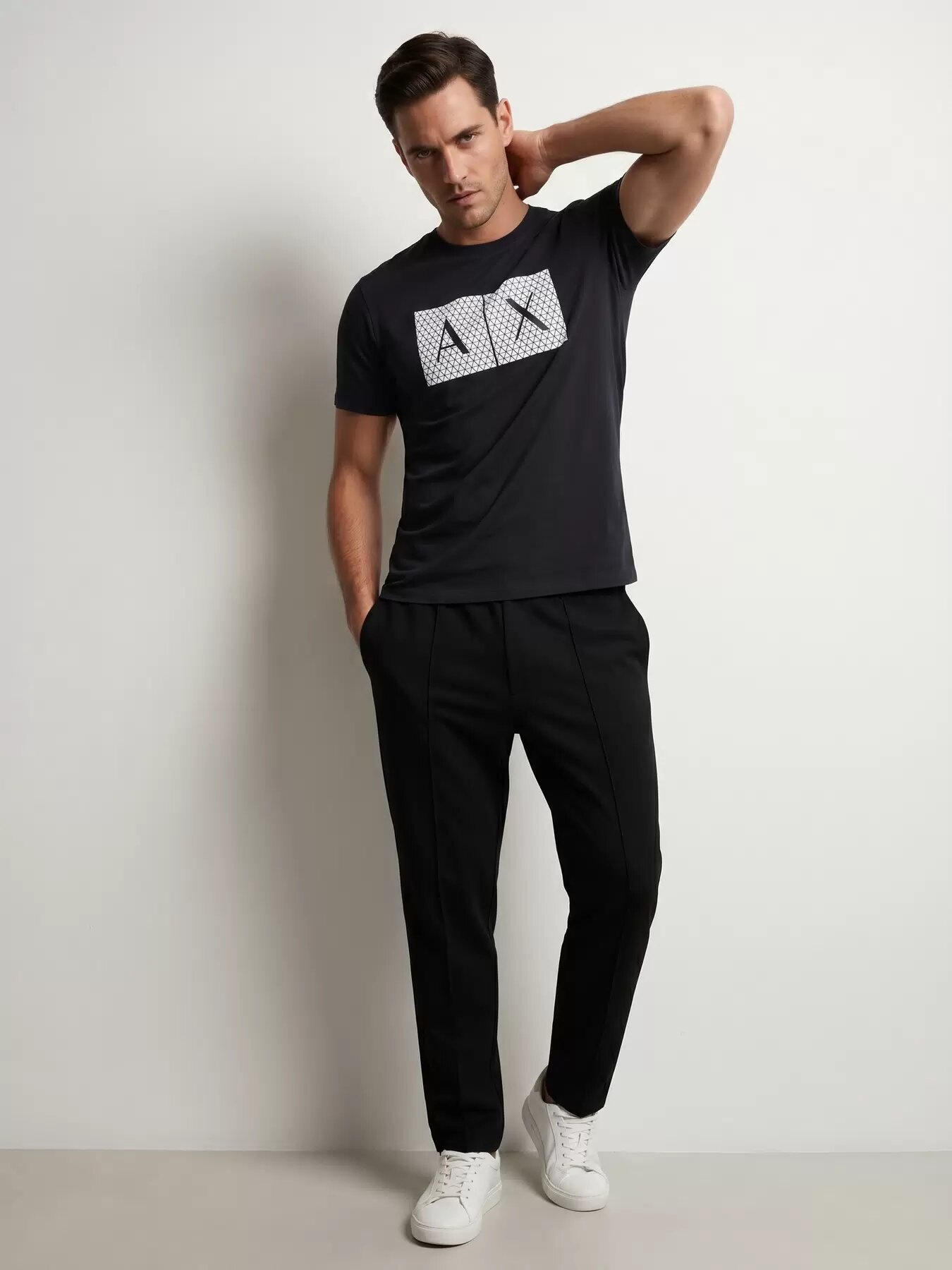 Футболка Armani Exchange, размер M, темно-синий — фото 1