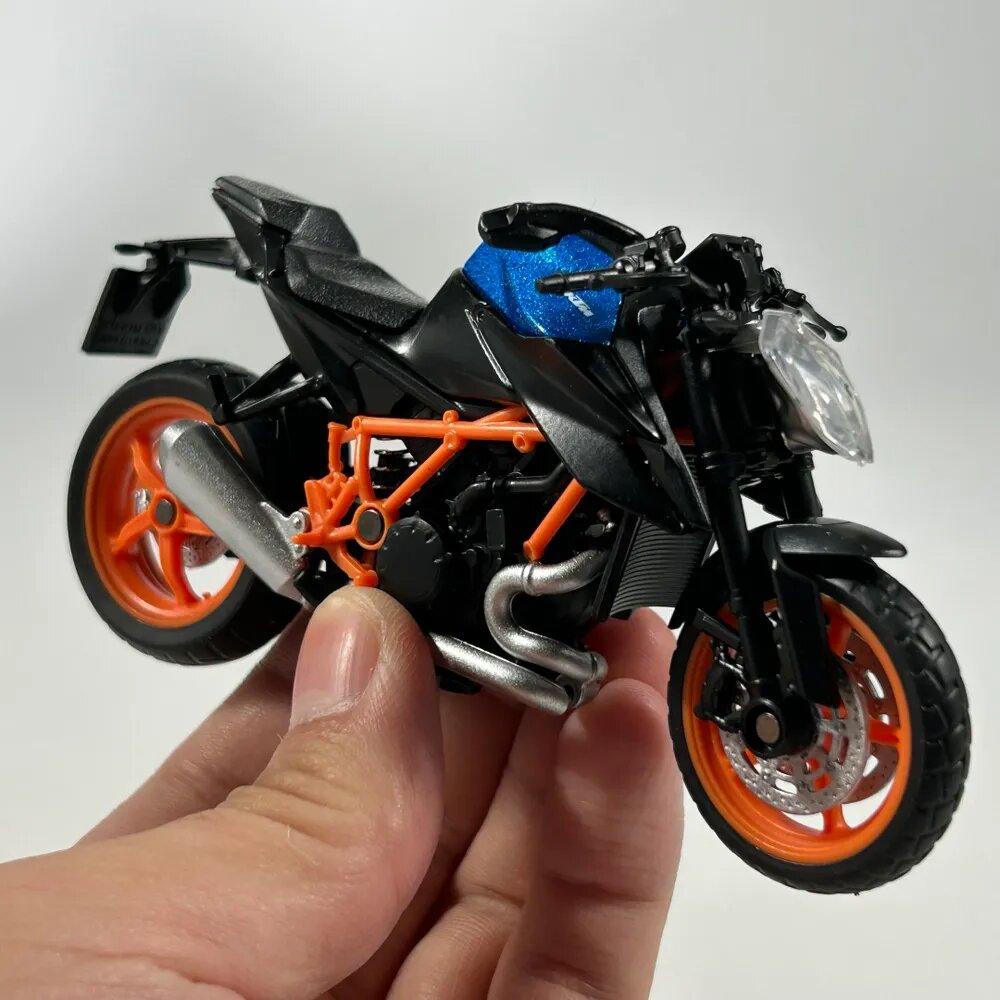 Модель сплава,1:18 KTM 1290 Super Duke R, детская игрушечная машина, Собирайте украшения