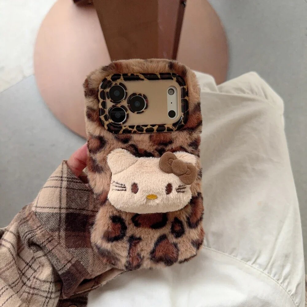 MINISO Мягкий, теплый и милый чехол для телефона с леопардовым принтом от Sanrio/Hello Kitty, идеально подходит для зимы, совместим с iPhone 17/16/15/14/13/12/11 Pro Ma