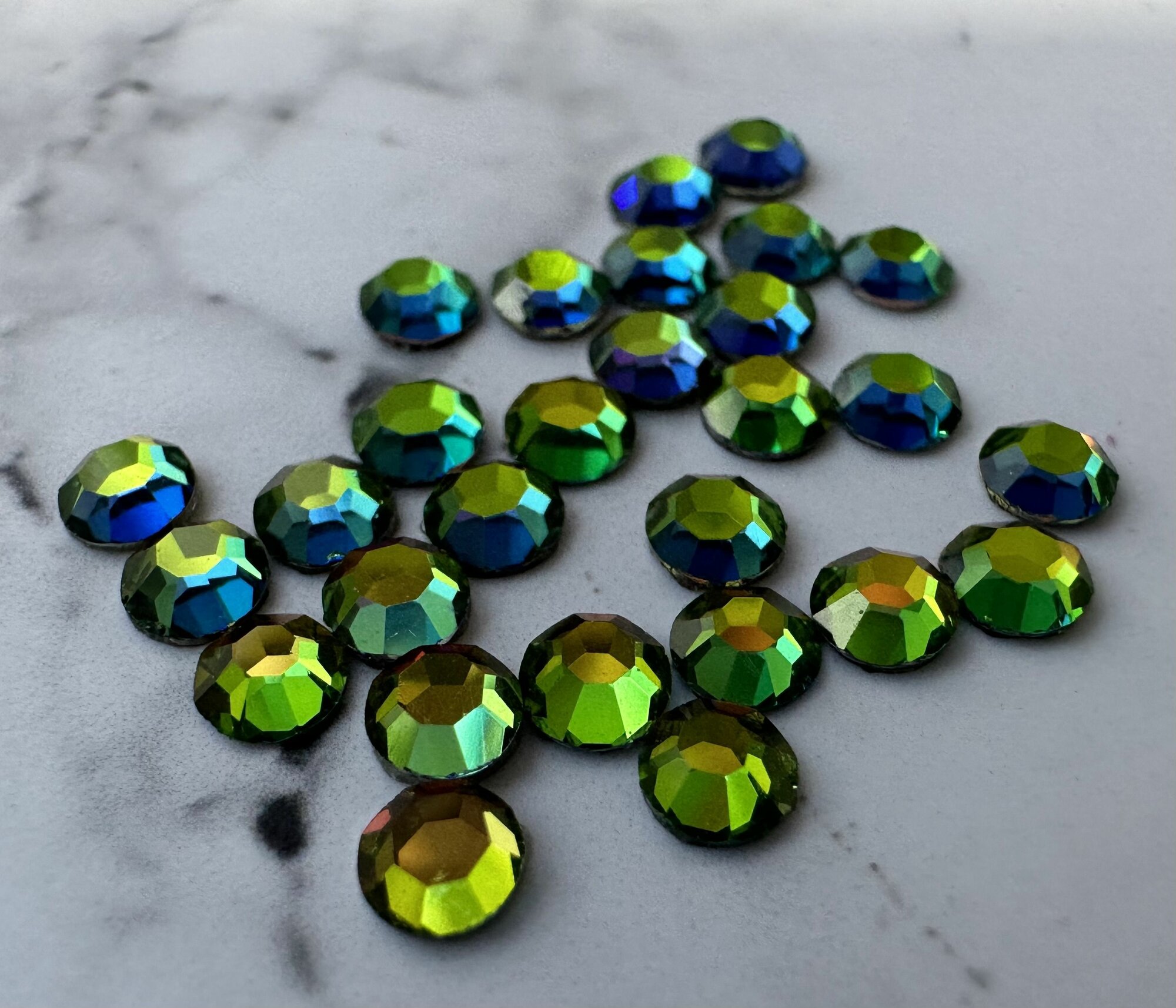 Swarovski Vitrail Medium стразы 9ss (50шт) Холодная фиксация.