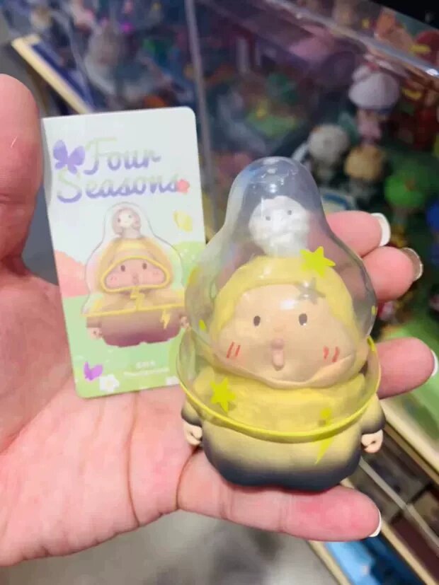 Минисо MINISO DOMI Четыре Времена Бокс-Сюрприз Милая Фигурка Декор Гроза 1 ШТ Коллекционная Игрушка Подарок