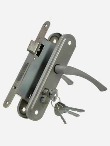 Изображение товара Замок врезной Омега ЗВ7 с ручкой, цилиндровый, межосевое расстояние 55 мм, цвет серый, 4 ключа в комплекте, Россия