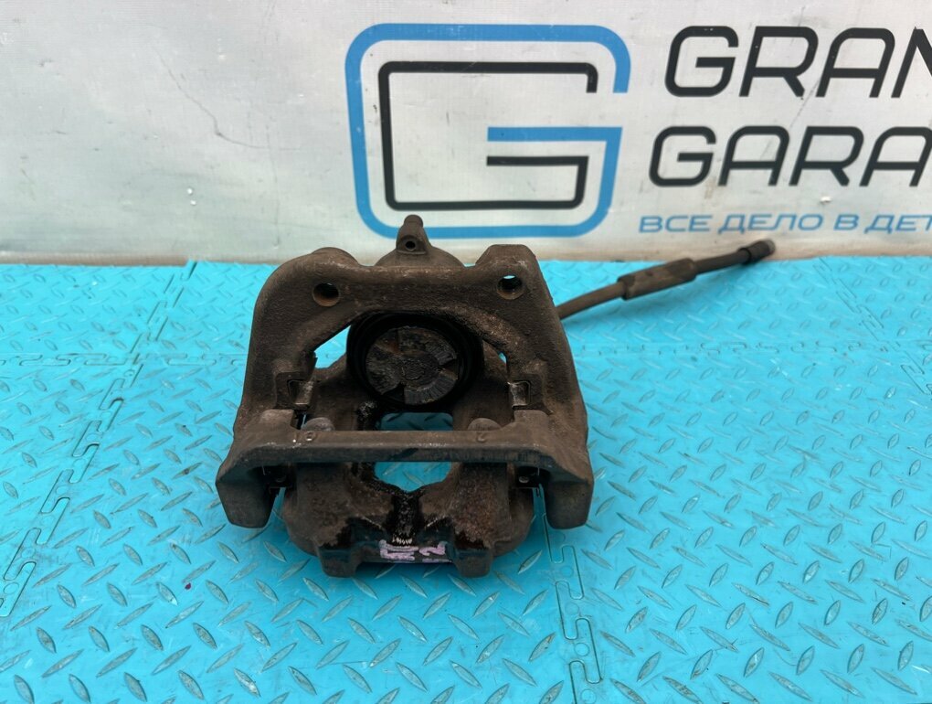 Суппорт BMW 5-Series 2011 F10 N52B30A 3.0 OEM 34216793042