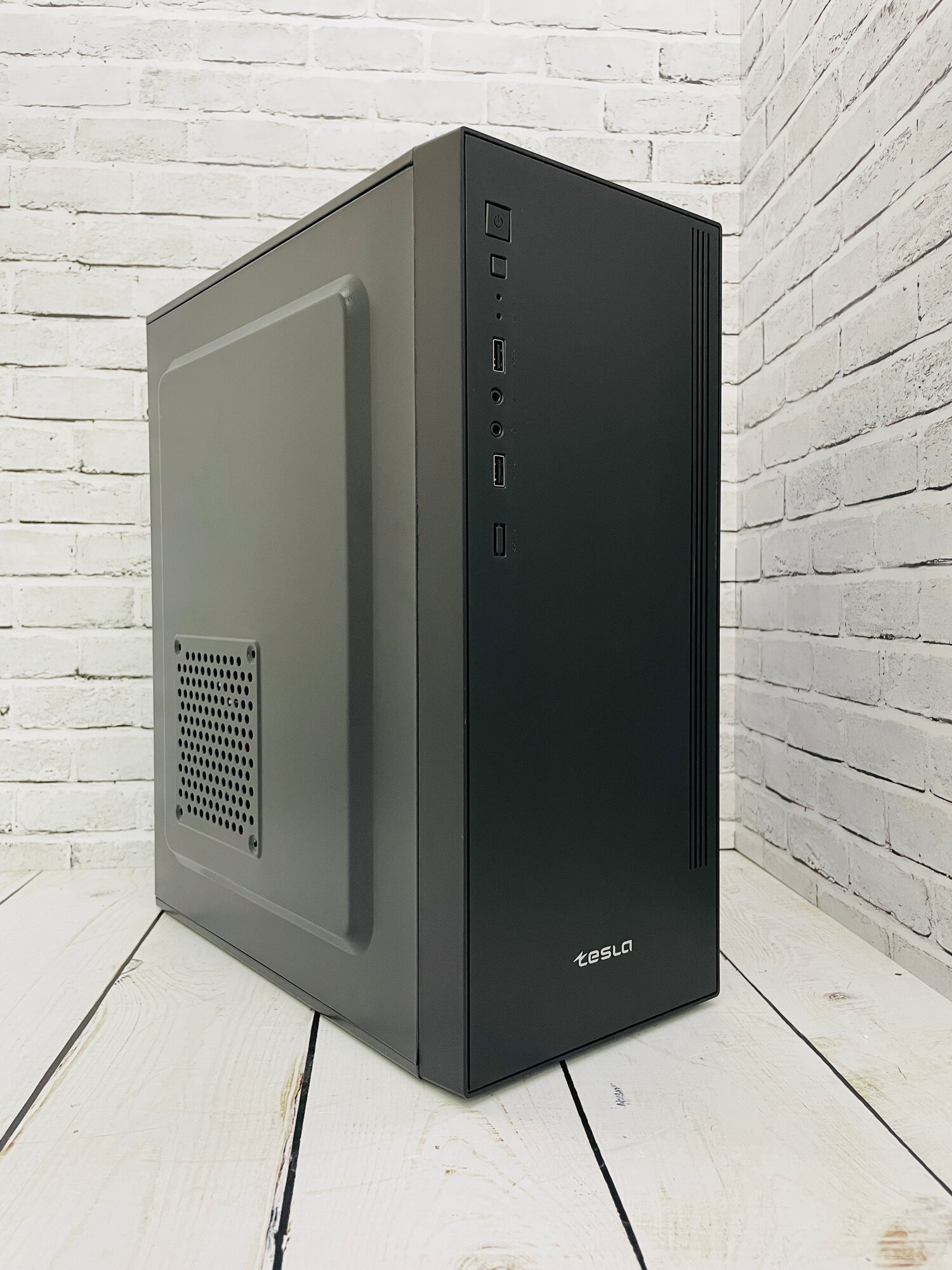 Игровой компьютер (Intel Core i7-7700, RAM 16 ГБ, SSD 1000 ГБ