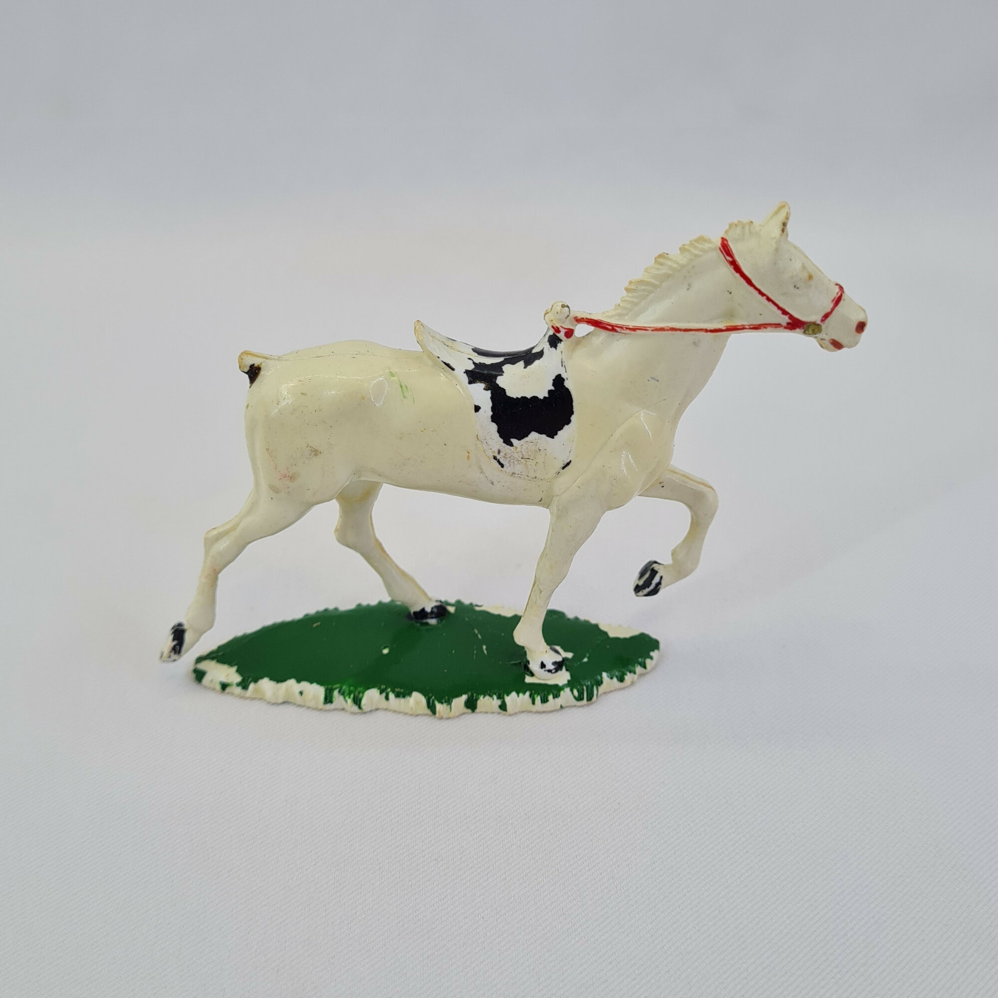 Игрушка конная фигурка винтажная СССР. Всадник на лошади с седлом и подставкой, ручная роспись