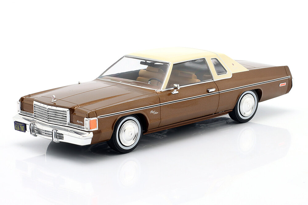 Модель коллекционная WHITEBOX Dodge royal monaco coupe 1977 brown/beige