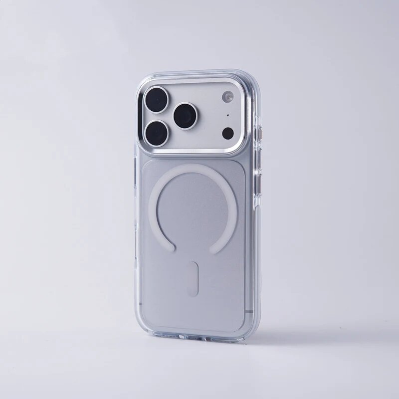 Белый чехол-броня для iPhone 17 Pro Max