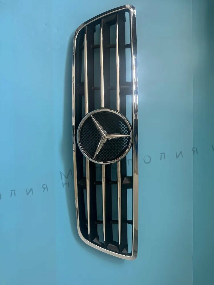 Решетка радиатора и Логотип в сборе 6617503318 для Ssangyong MB100 ISTANA