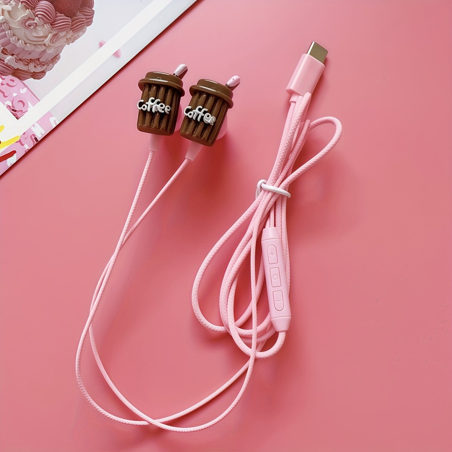 Внутриканальные проводные наушники с разъёмом USB Type-C, встроенным микрофоном и регулировкой громкости, розовые, с мультяшным декором