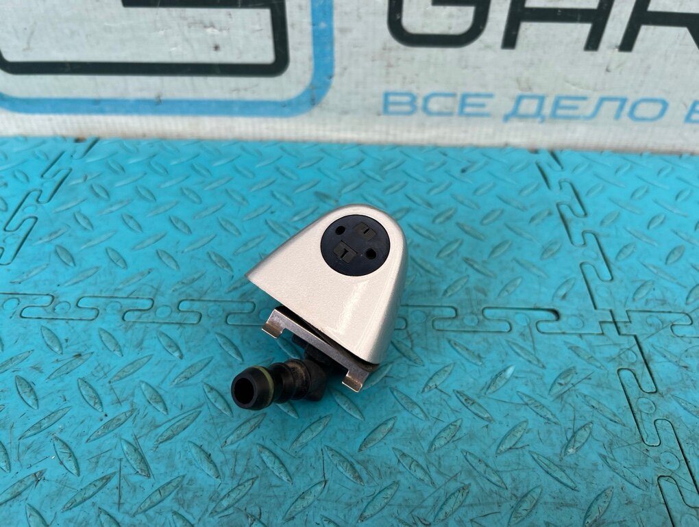 Форсунка омывателя BMW X5 2004 E53 M54B30 3.0 OEM 61678252744