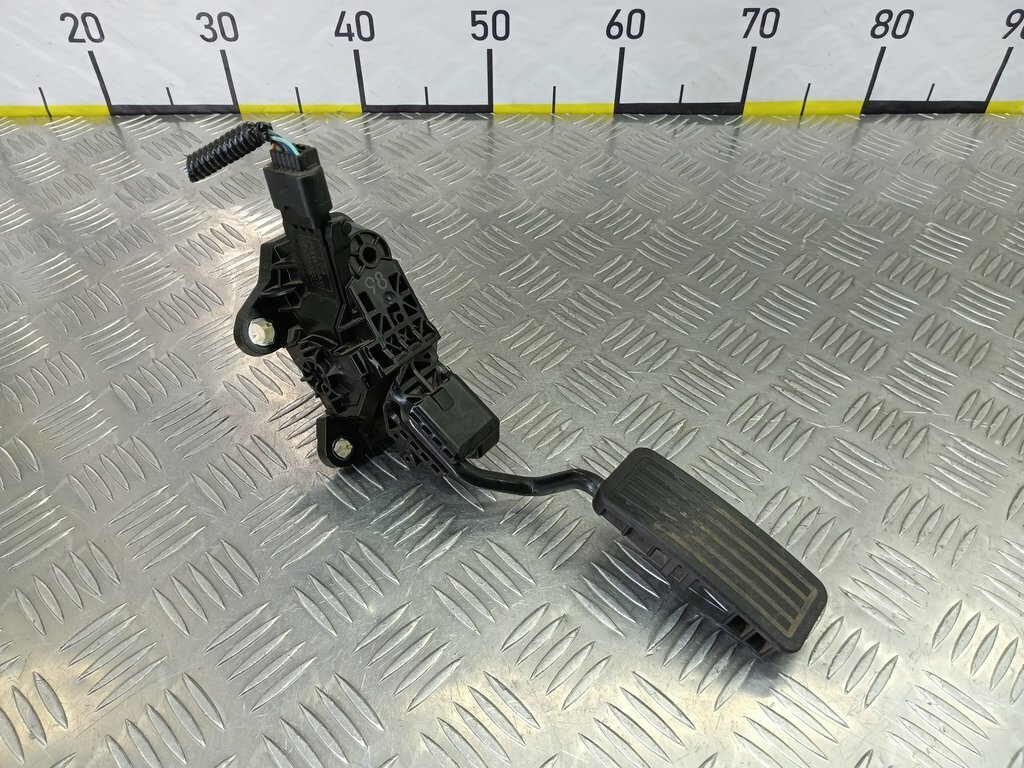 Педаль газа Б/У для HONDA CR-V IV (2011—2015) 17800-T0A-981