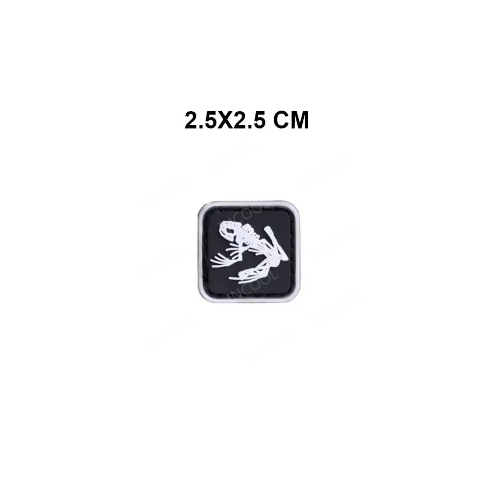 Нашивка череп лягушка черная 2.5CM