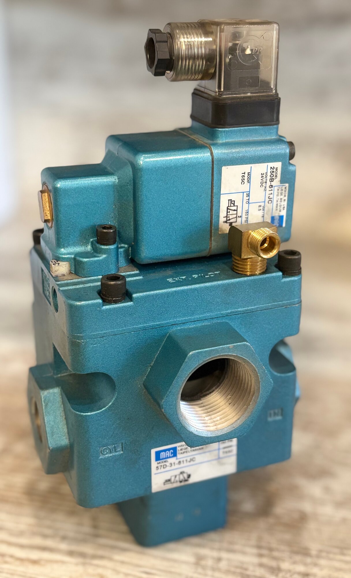 Электропневматический распределительный клапан MAC Valves 57D-31-611JC