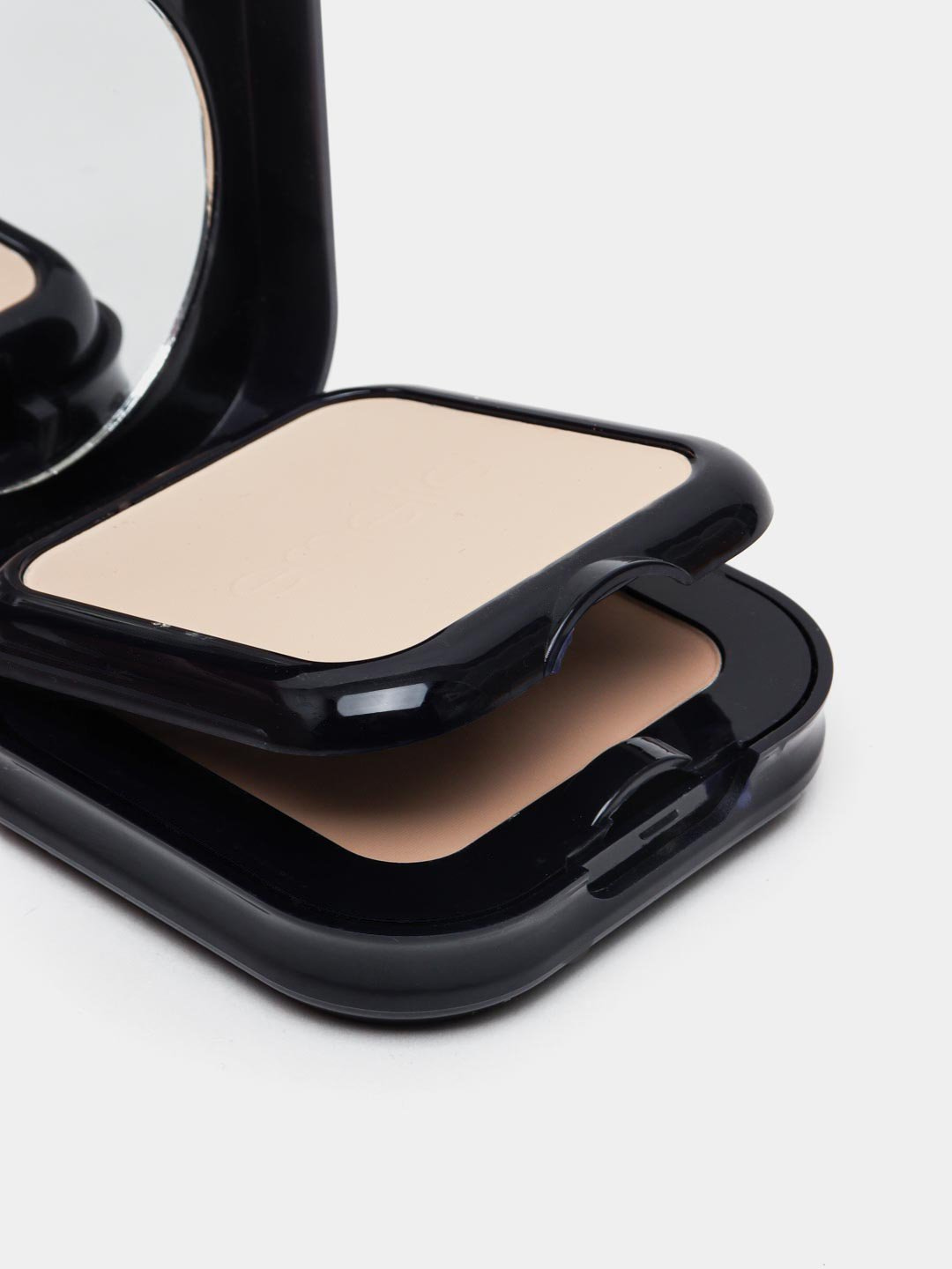 Пудра для лица Matte Emelie, 2 слоя, 2 в 1, SPF 25 — фото 1