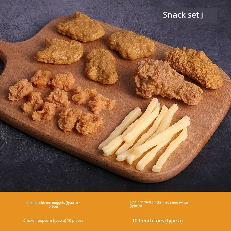 Набор закусок в стиле KFC: имитационные бургеры, куриные ножки, крылышки и картофель для фотосессий