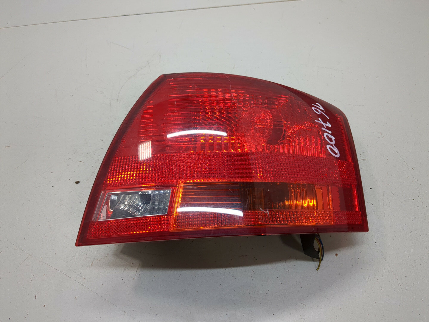 Фонарь (задний) правый Audi A4 (B7) Б/У