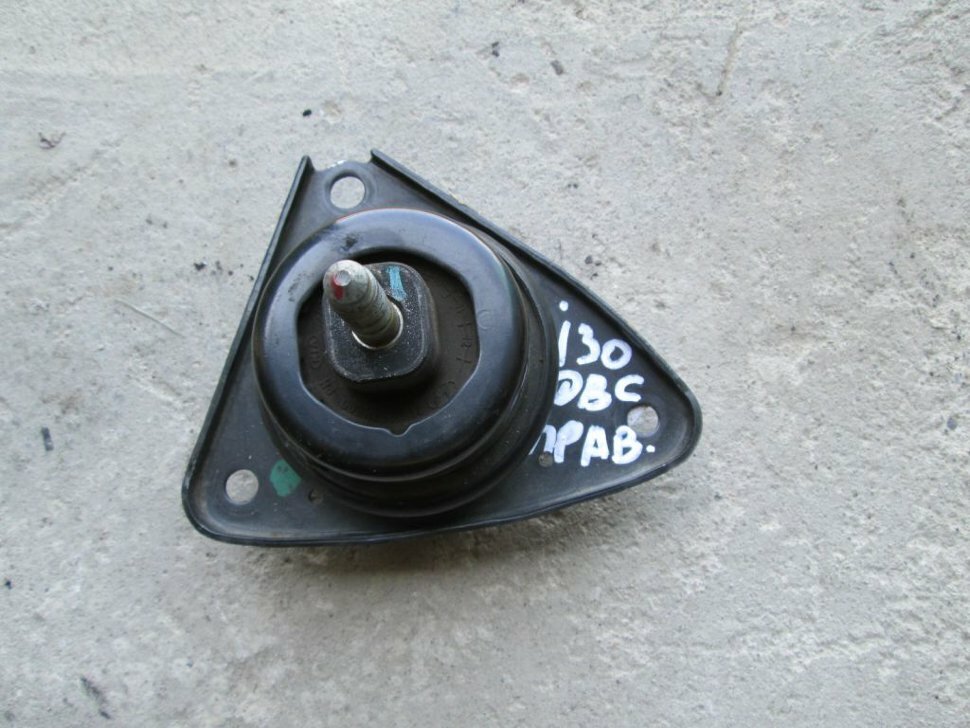 Опора двигателя правая 21810-1H300 Hyundai i30 б/у