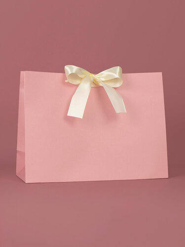Изображение товара Пакет подарочный горизонтальный с бантом однотонный розовый, 35x26x13, 1 шт.