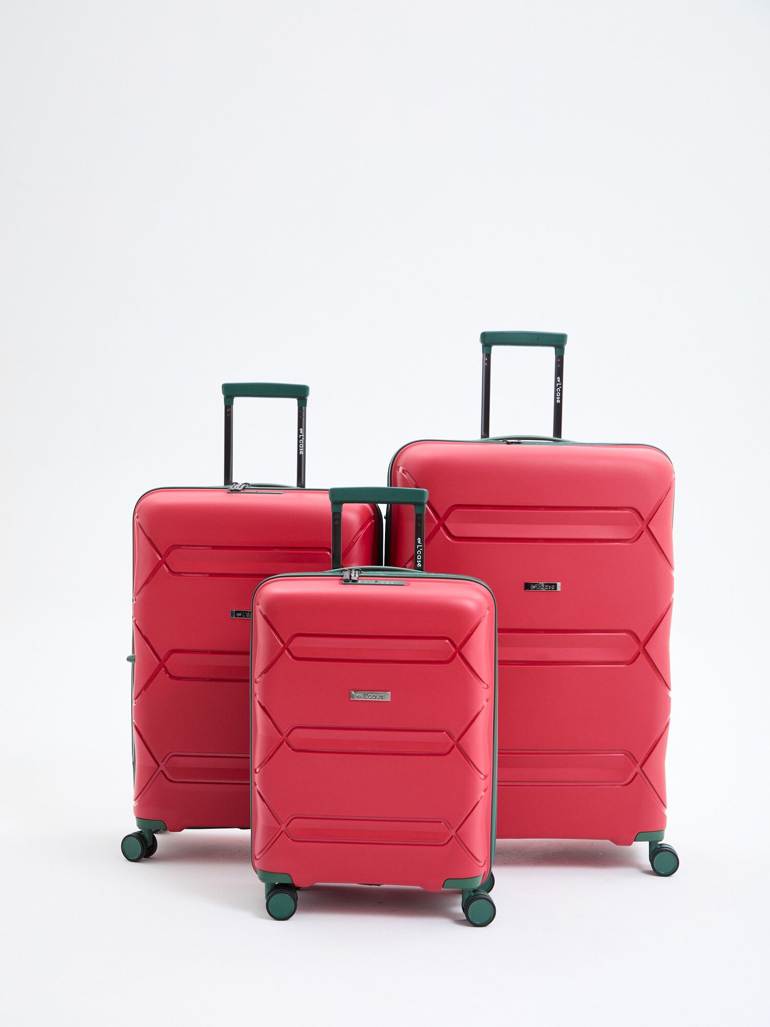 Комплект чемоданов 