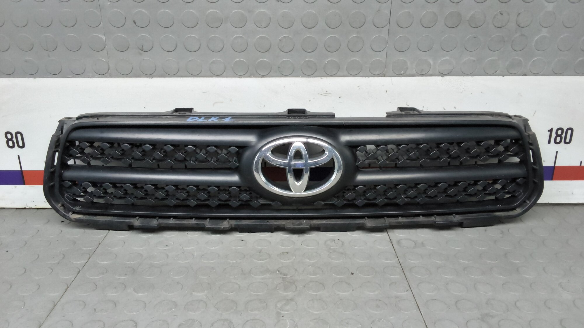 Решетка радиатора TOYOTA RAV 4 XA30